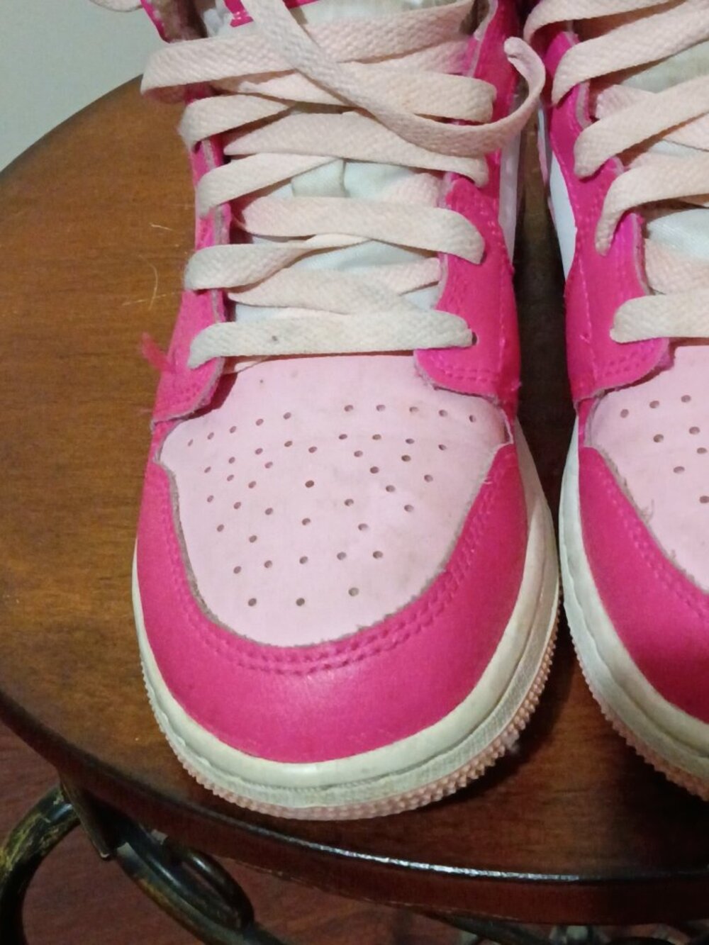 Nike Air Jordan 1 Mid Shoes Youth Kids Size 4Y Fierce Pink  Barbie FD8780-116 - Picture 7 of 13